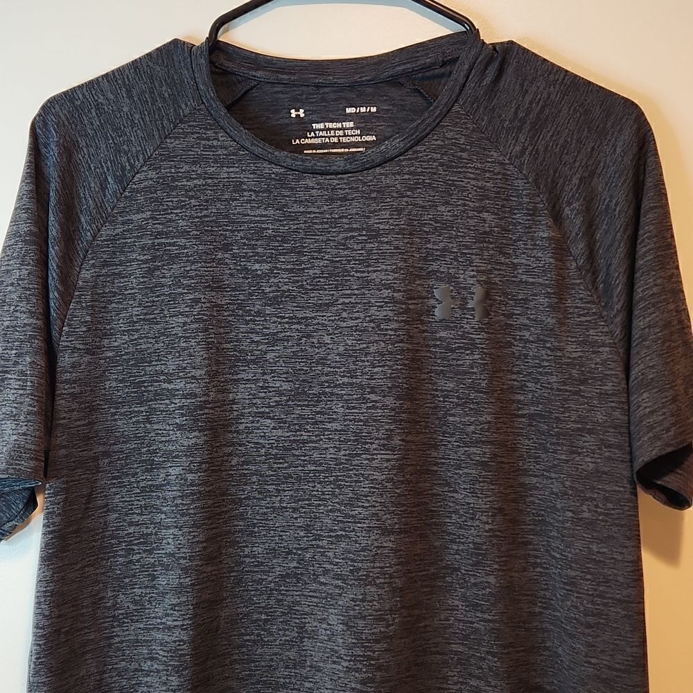 Under Armour The Tech Tee Women's T Shirt Size MD/M/M Charcoal Gray VERY NICE!! - Picture 4 of 7